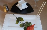SUSHI PLATE & BLACK TRIANGLE PLATE